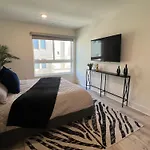 Century City Cozy 2 Bedroom 4 Sleeps Crib W Parking 505