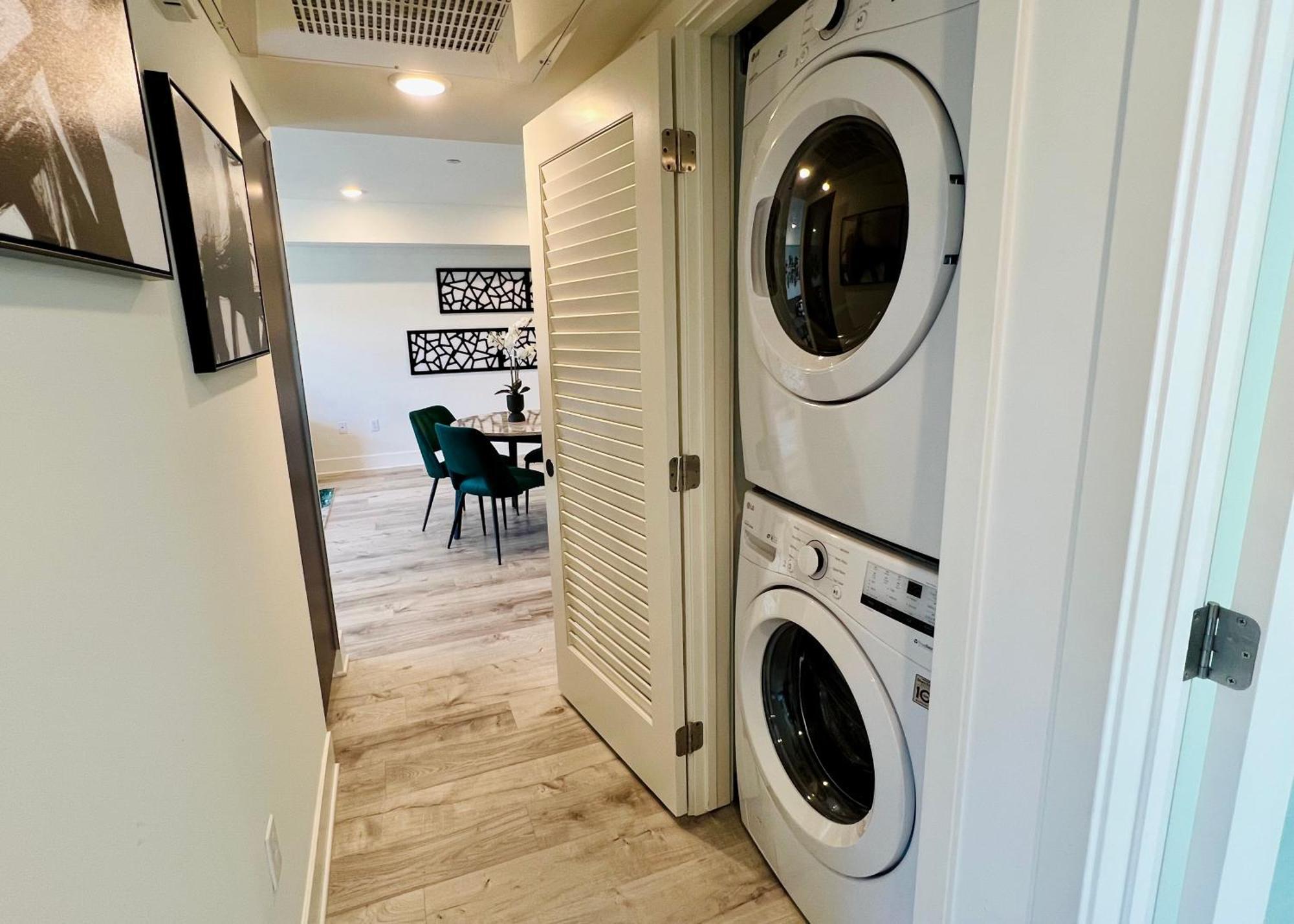 Century Cozy 2 Bedroom 4 Sleeps Crib W Parking 505 Apartamento *