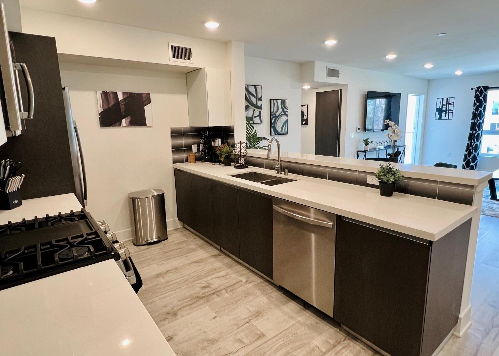 Century Cozy 2 Bedroom 4 Sleeps Crib W Parking 505 Apartamento Los Ángeles